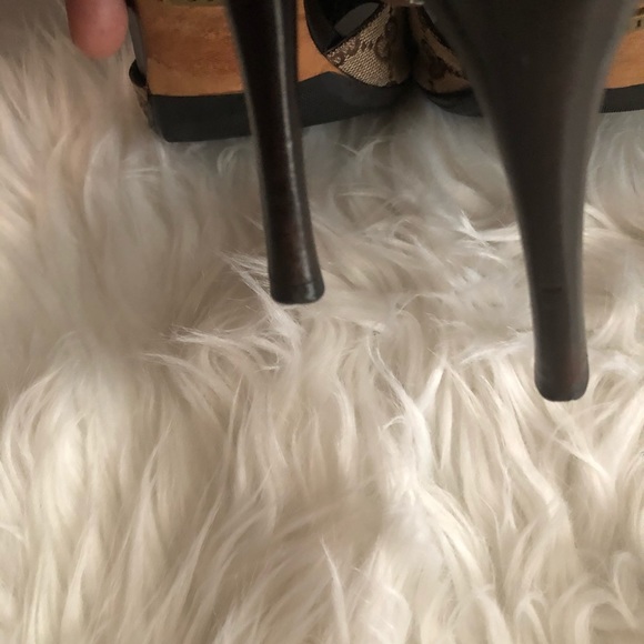 Authentic Gucci sandals - Picture 7 of 9